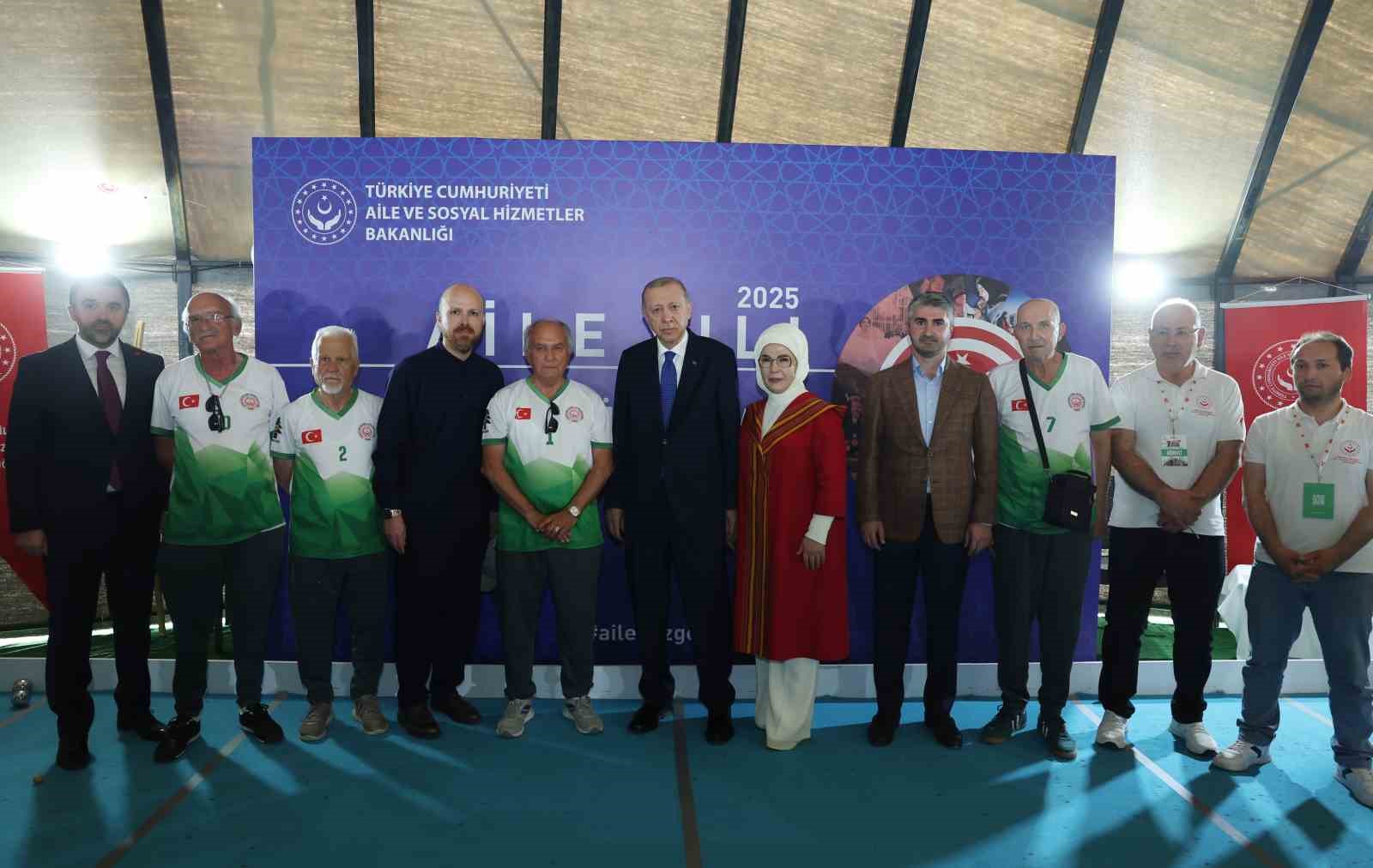cumhurbaskani-erdogan-etnospor-festivalini-ziyaret-etti