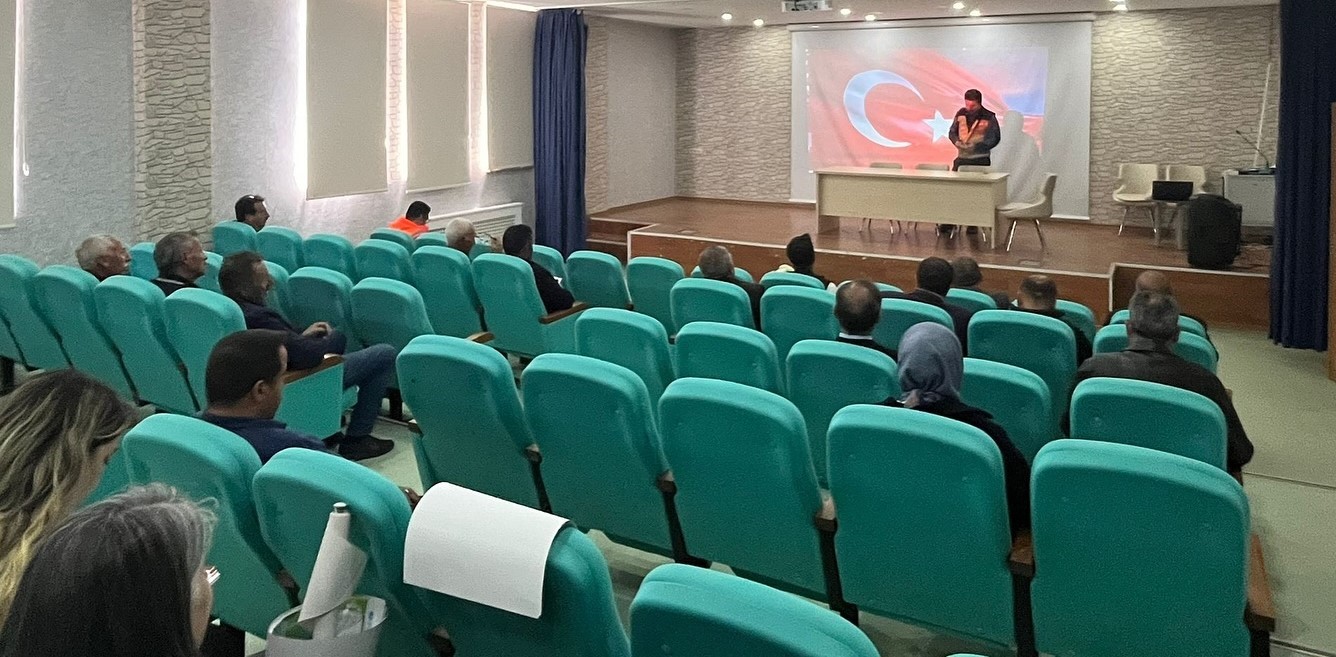demirozunde-muhtarlar-ve-ciftciler-kurban-bayrami-oncesi-bilgilendirildi