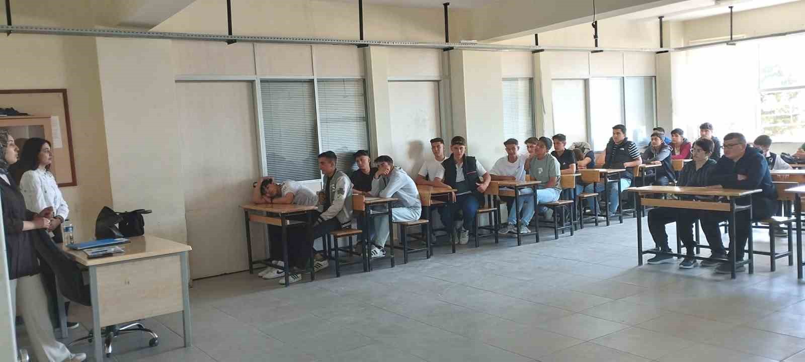 emette-lise-ogrencilerine-saglikli-yasam-ve-hastaliklarla-mucadele-semineri