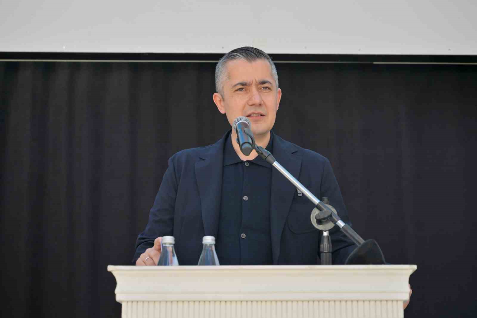 esenyurt-merkez-kapali-yuzme-havuzu-hizmete-acildi