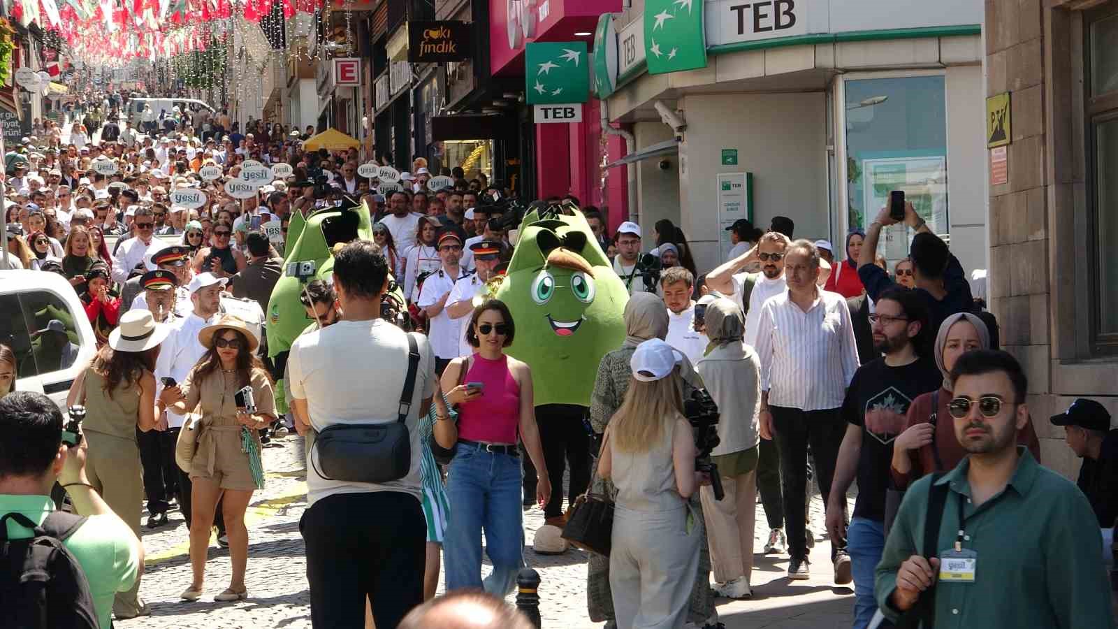 giresunda-yesil-lezzetler-festivali-renkli-goruntuleriyle-buyuk-ilgi-gordu