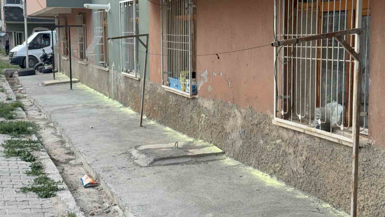 tokatta-iki-kadinin-fare-kovma-yontemi-apartman-sakinlerini-hastanelik-etti