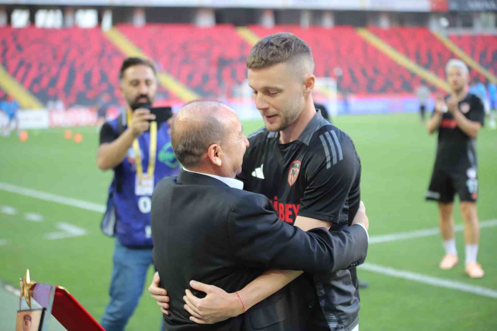 trendyol-super-lig-gaziantep-fk-1-kasimpasa-0-mac-devam-ediyor