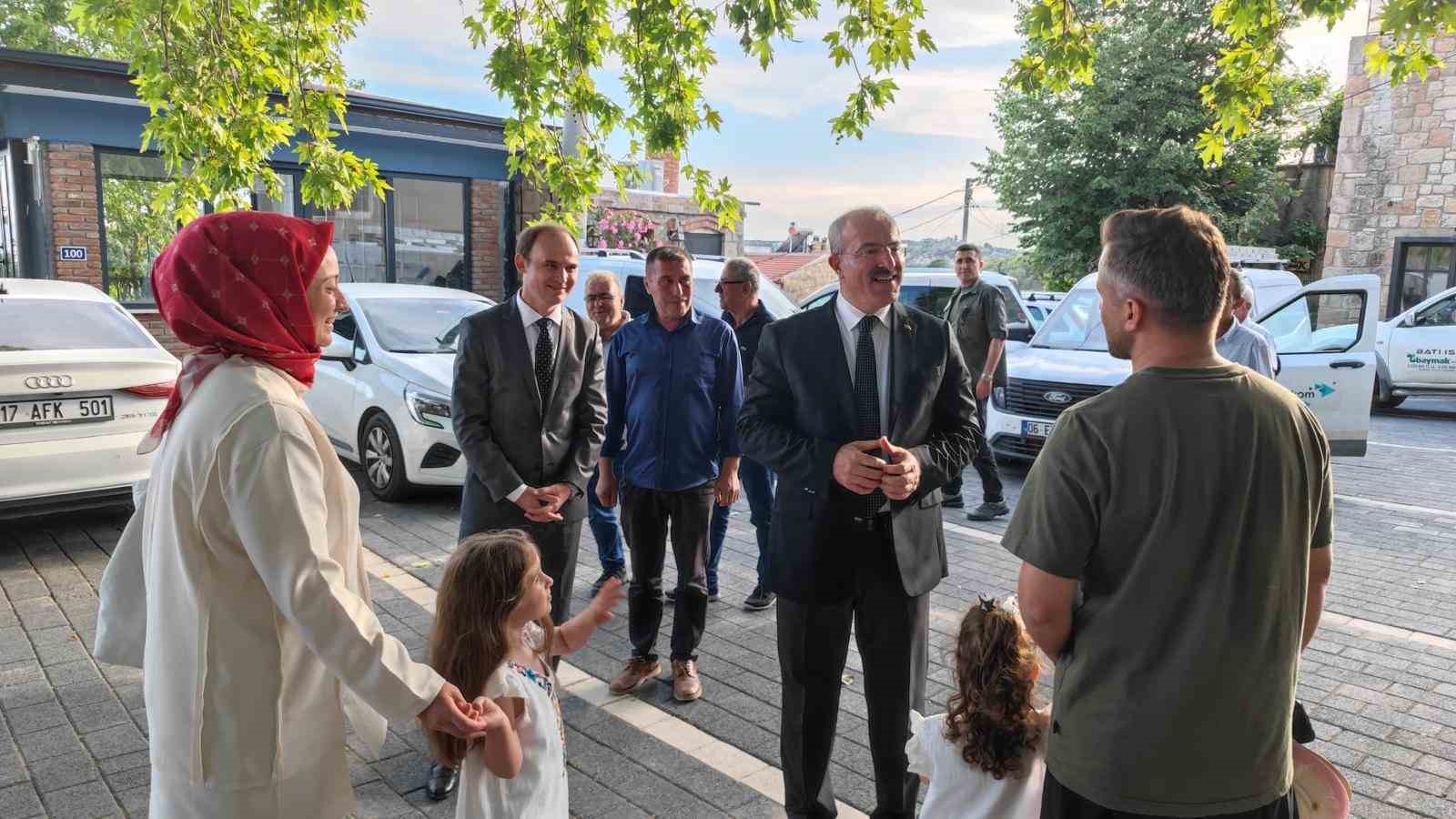vali-toraman-kayalar-koyu-sakinleriyle-bulustu
