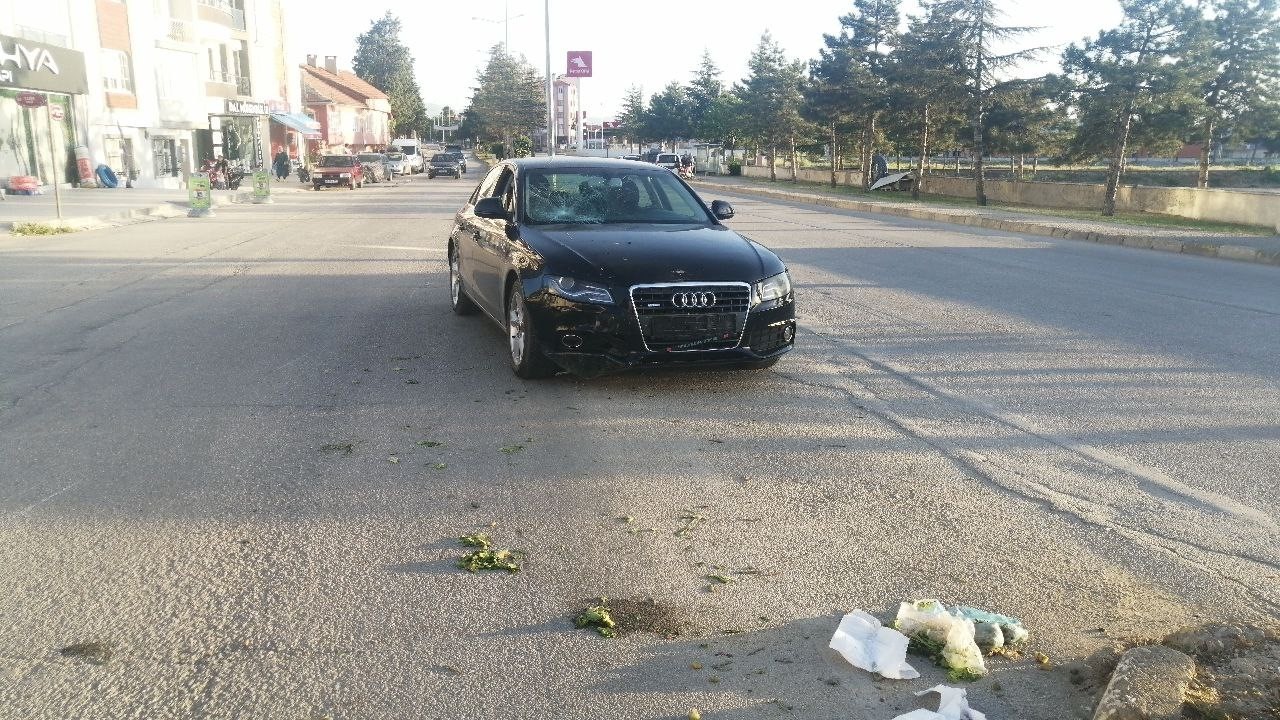 yalvacta-otomobil-ile-motosiklet-carpisti-1-yarali