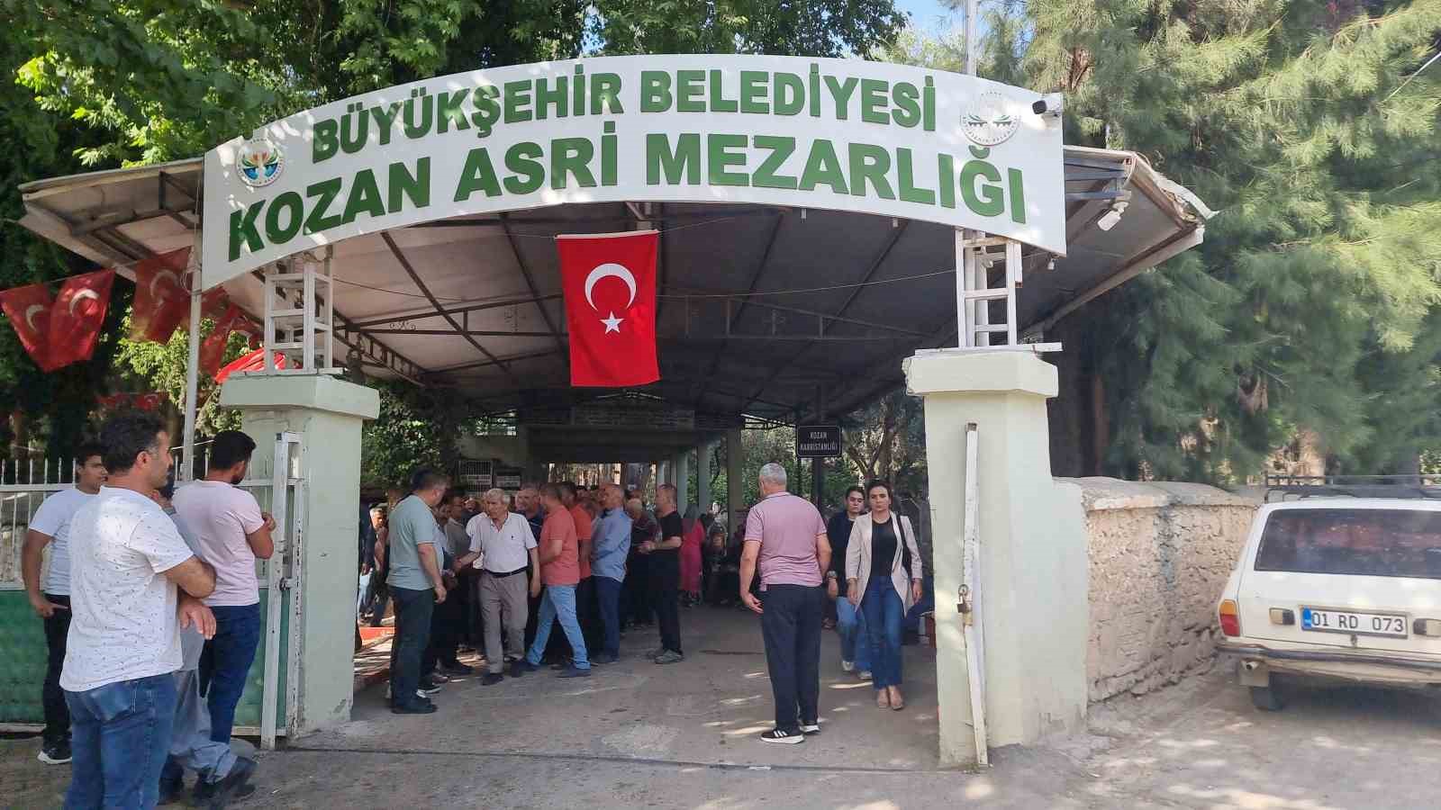 adanada-eski-esi-tarafindan-oldurulen-kadin-son-yolculuguna-ugurlandi