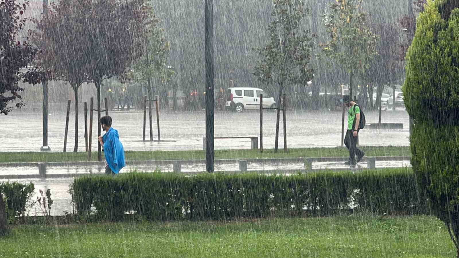 bati-karadenizde-sel-ve-su-baskini-uyarisi