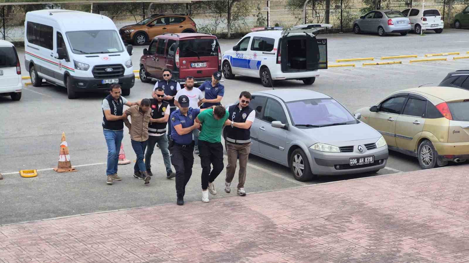 bodrumda-polise-saldiran-supheliler-serbest-birakildi