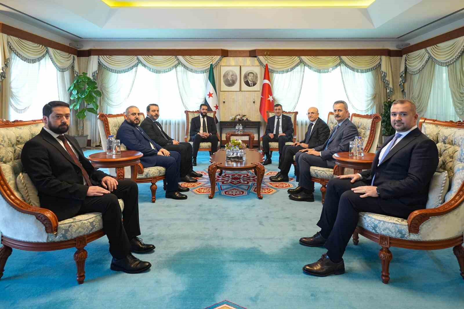 cumhurbaskani-yardimcisi-yilmaz-suriye-cumhurbaskani-sara-ile-gorustu