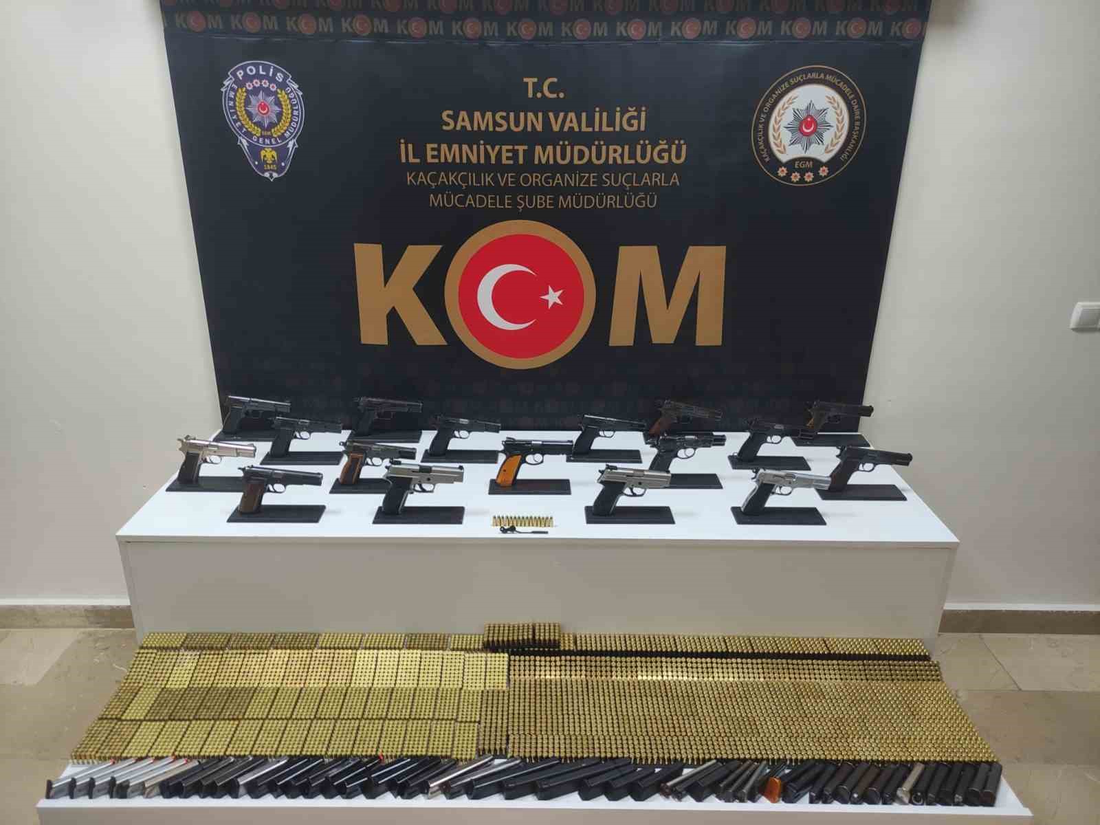 polis-araca-zulalanmis-17-tabanca-ele-gecirdi