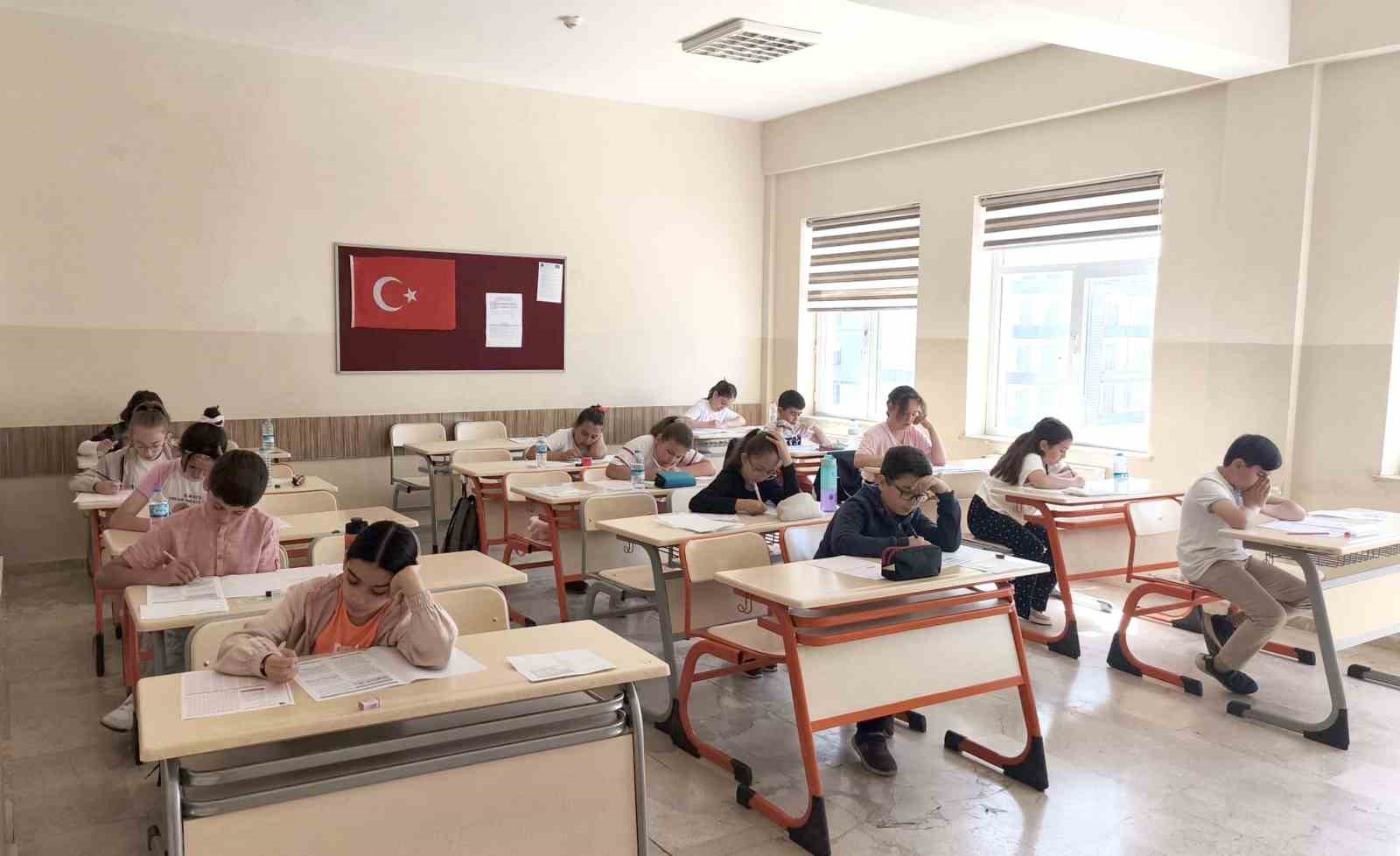 proje-okullarina-girmek-icin-ter-doktuler