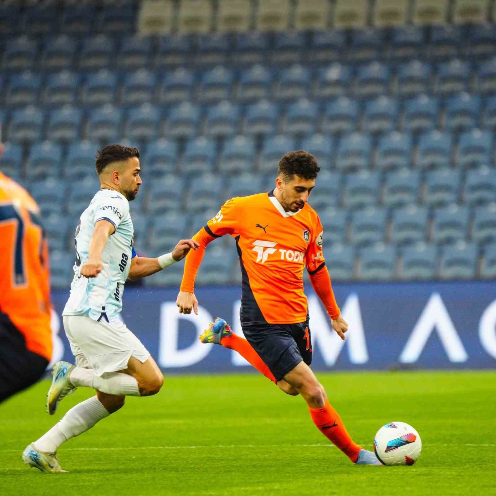 trendyol-super-lig-rams-basaksehir-2-adana-demirspor-1-ilk-yari