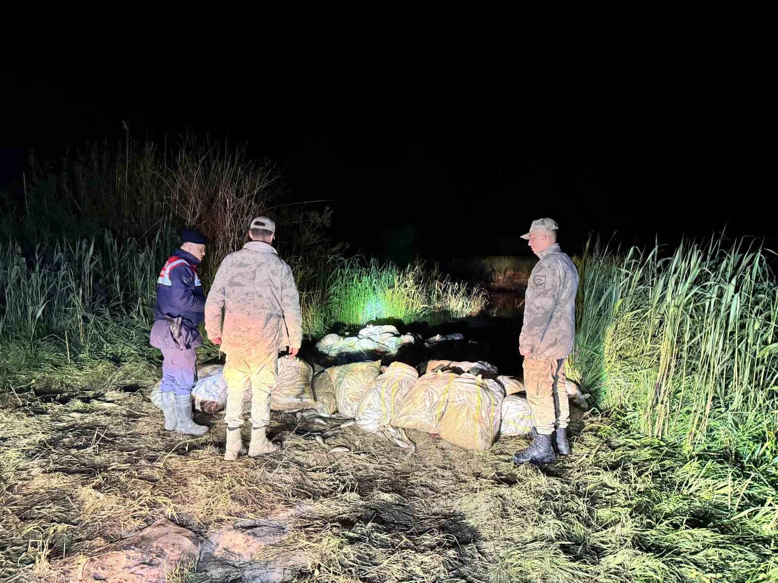 vanda-kacak-avlanmis-15-ton-inci-kefali-ele-gecirildi