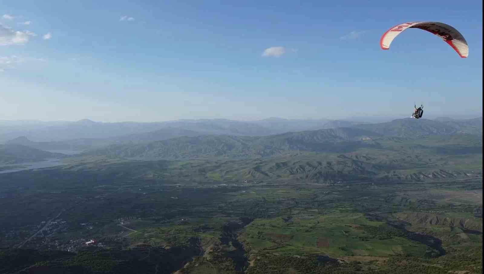 akincilarda-yamac-parasutu-ucuslari-basladi