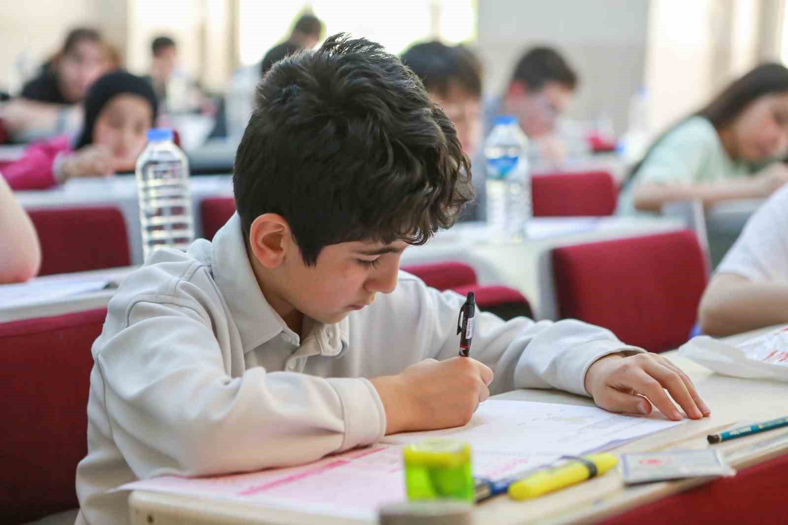 ataturk-universitesinde-matematik-coskusu