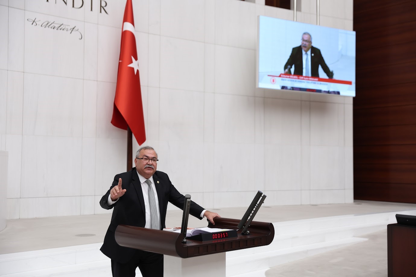 aydinda-yasanan-doktor-ve-randevu-sorunu-meclise-tasindi