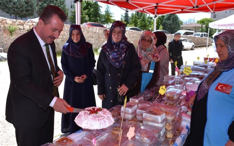 bilecikte-hayir-carsisi-kuruldu