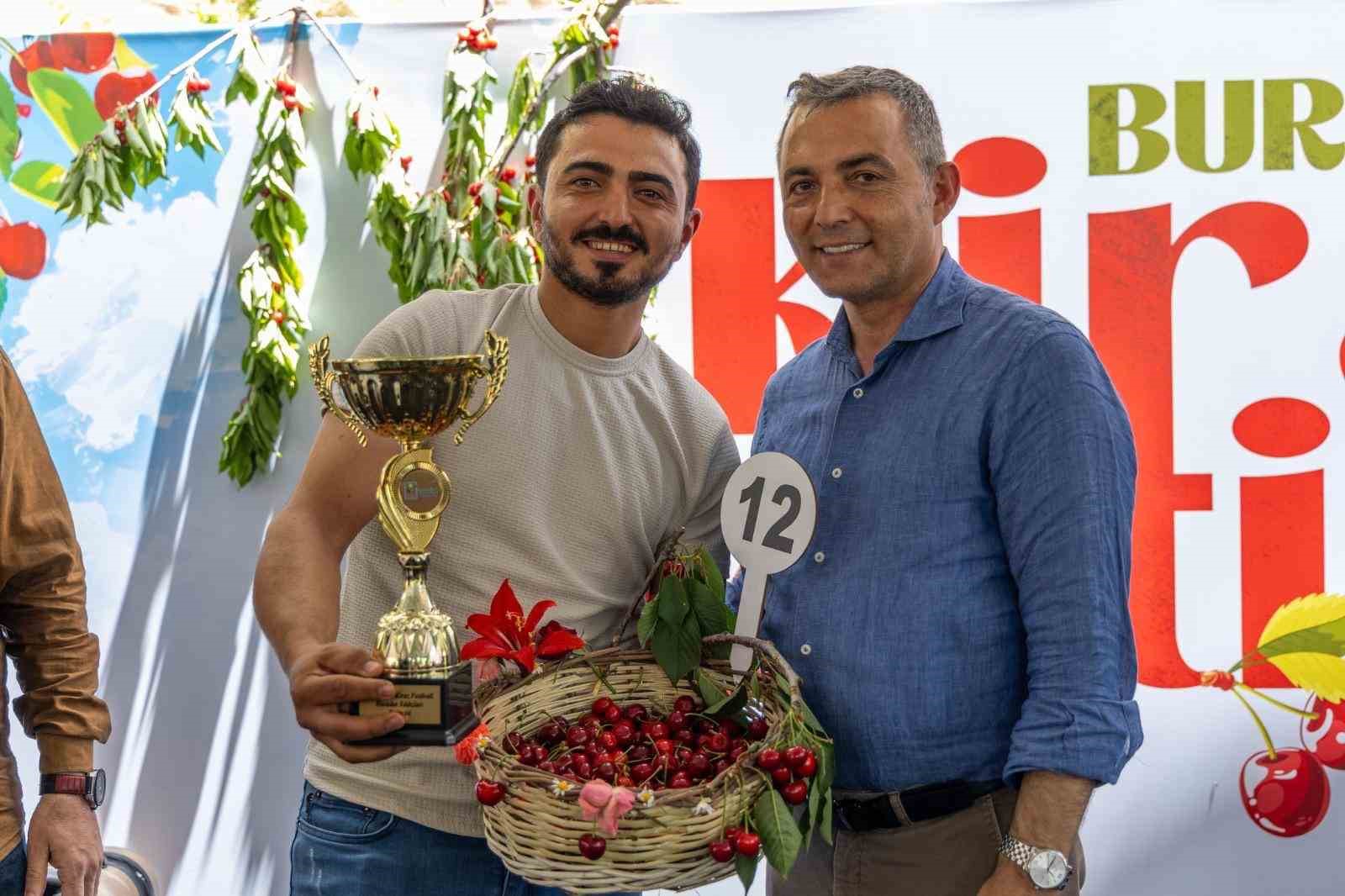 burmahanda-ilk-kez-kiraz-festivali-duzenlendi