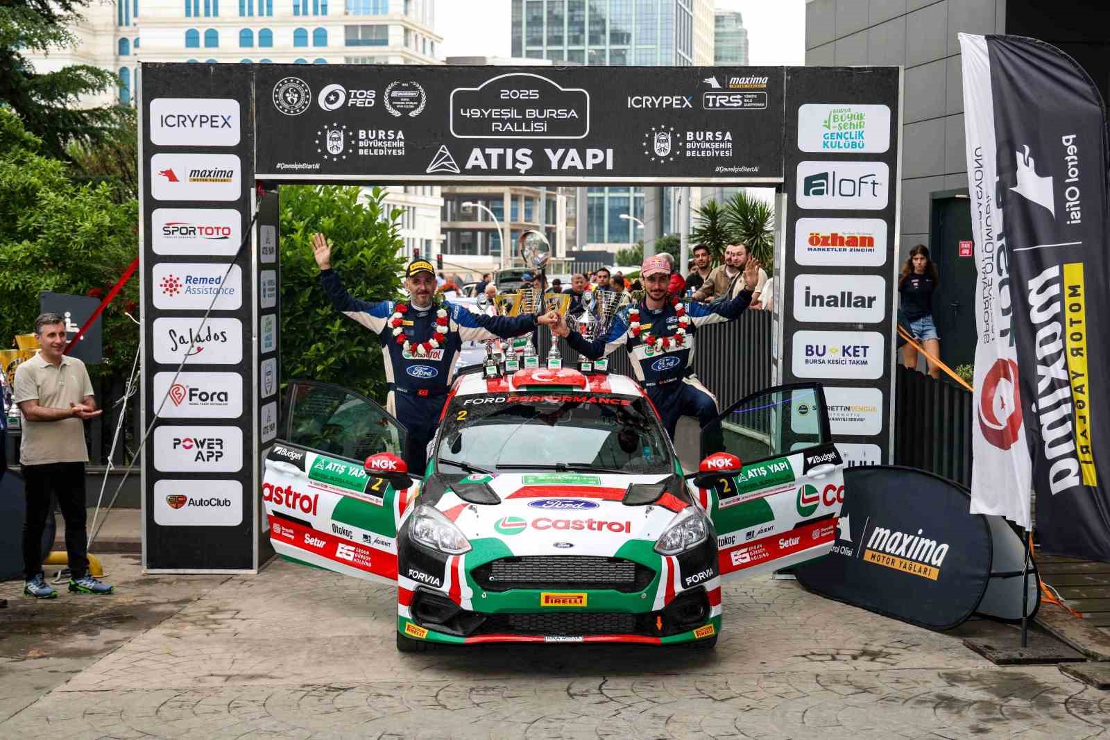 castrol-ford-team-turkiye-yesil-bursa-rallisinde-markalar-kupasini-kazandi