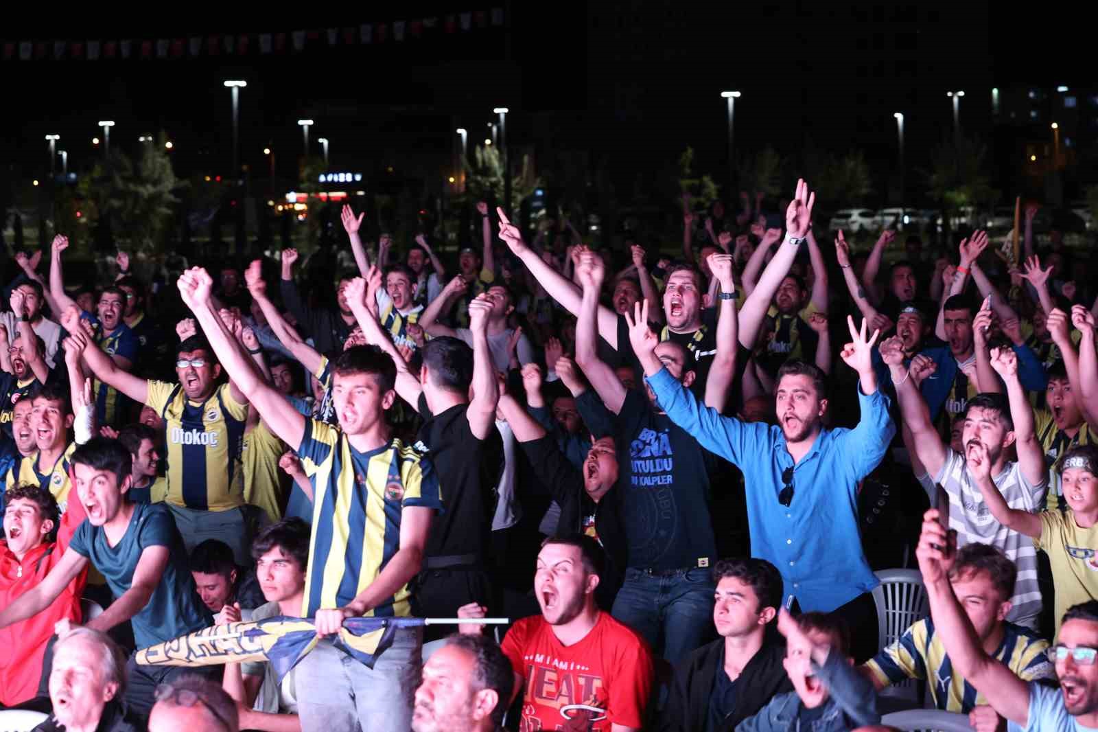 euroleaguede-final-heyecani-sincan-parkta-yasandi