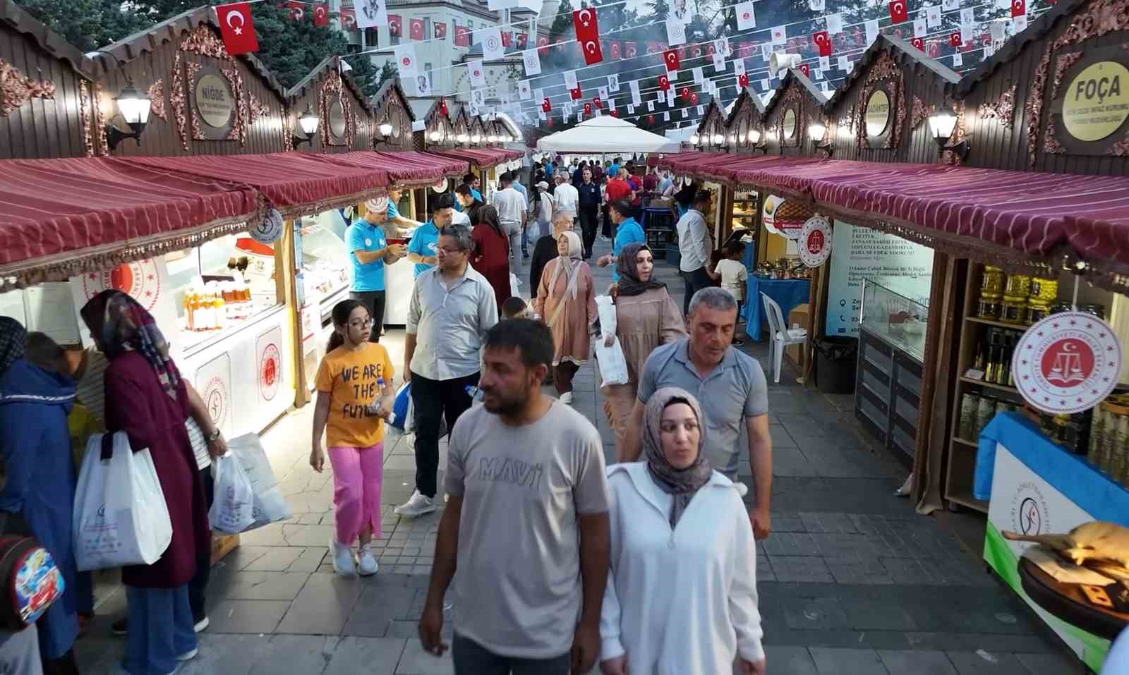 ilk-kez-duzenlendi-binlerce-vatandas-ziyaret-etti-kaliteli-ve-uygun-fiyatli-urunler-yogun-ilgi-gordu