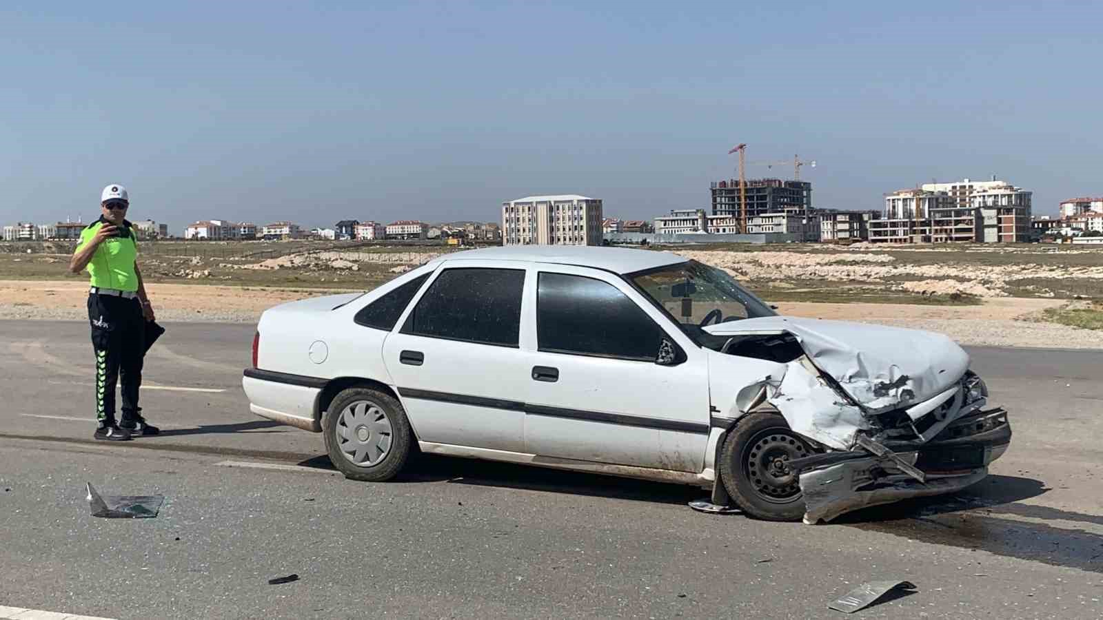 karamanda-trafik-kazasi-2-yarali