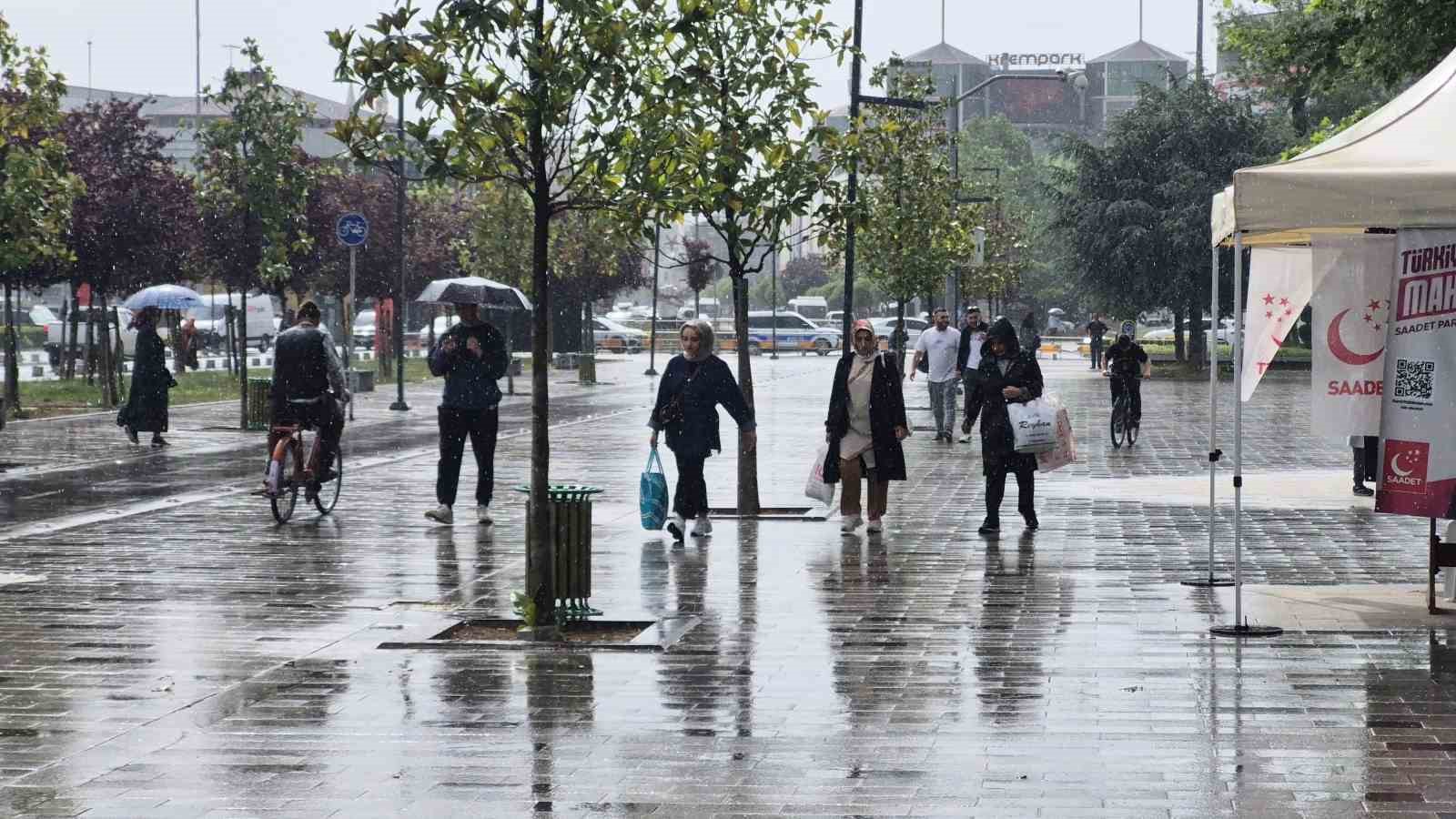 meteoroloji-uyardi-yine-de-hazirliksiz-yakalandilar