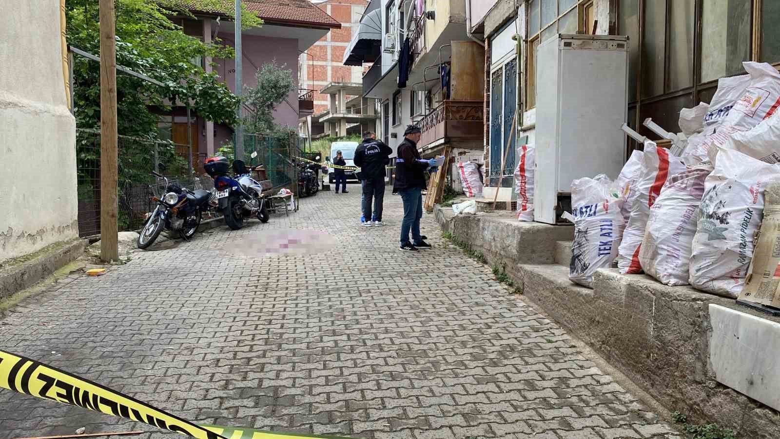 miras-kavgasi-sebebiyle-agabeyi-tarafindan-vurulan-kardes-hayatini-kaybetti