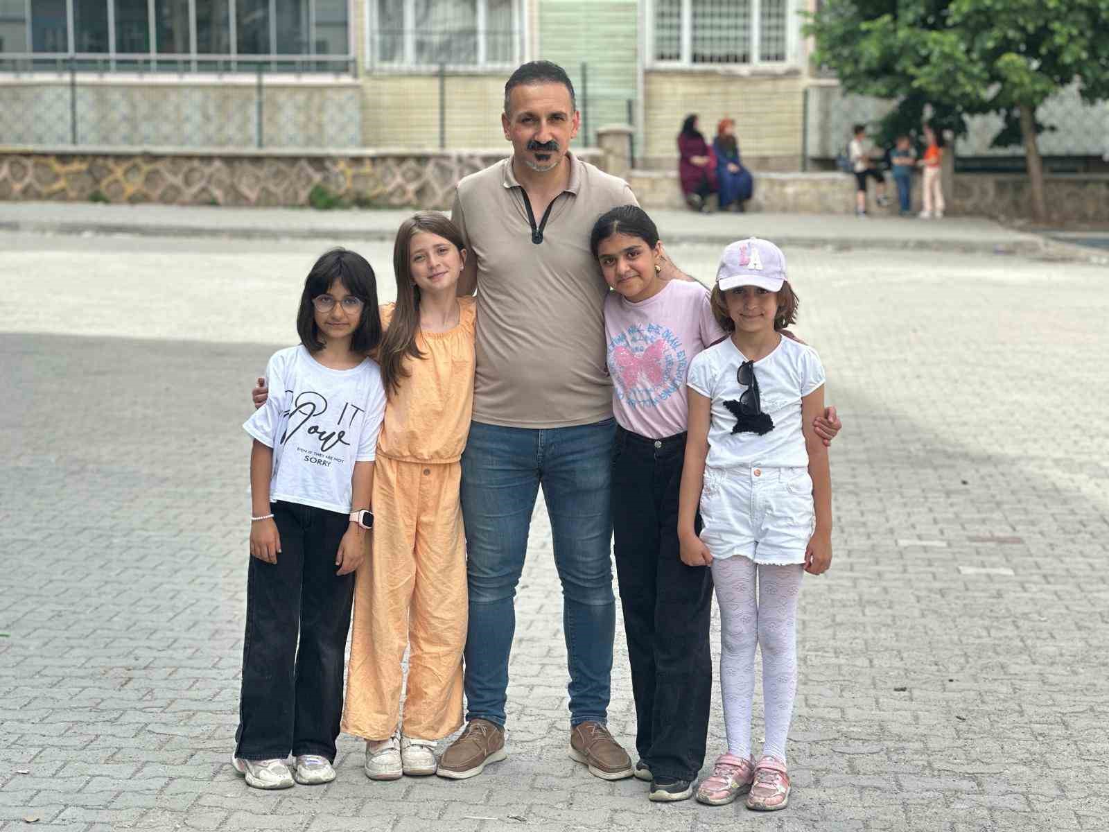 muslu-minikler-gazzede-cocuk-olmak-sarkisiyla-dunyaya-seslendiler