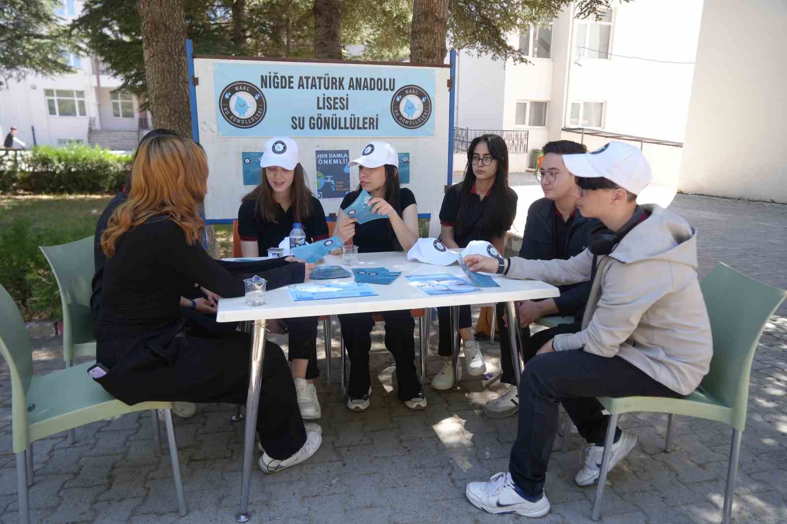 nigdede-ogrenciler-gelistirdikleri-faydali-projeleri-tanitti