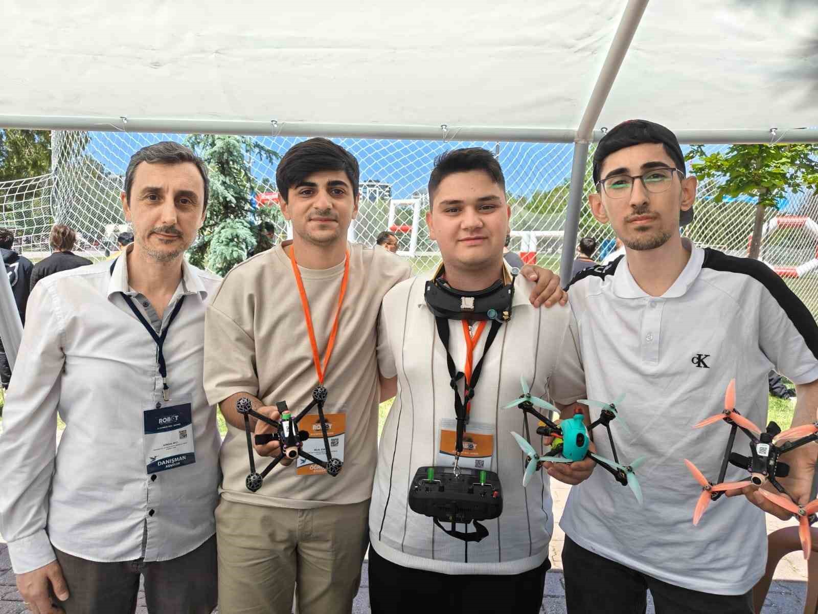 ogrencilerden-yerli-yazilimli-iha