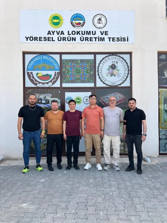 osmaneli-ayva-lokumu-cin-yolcusu