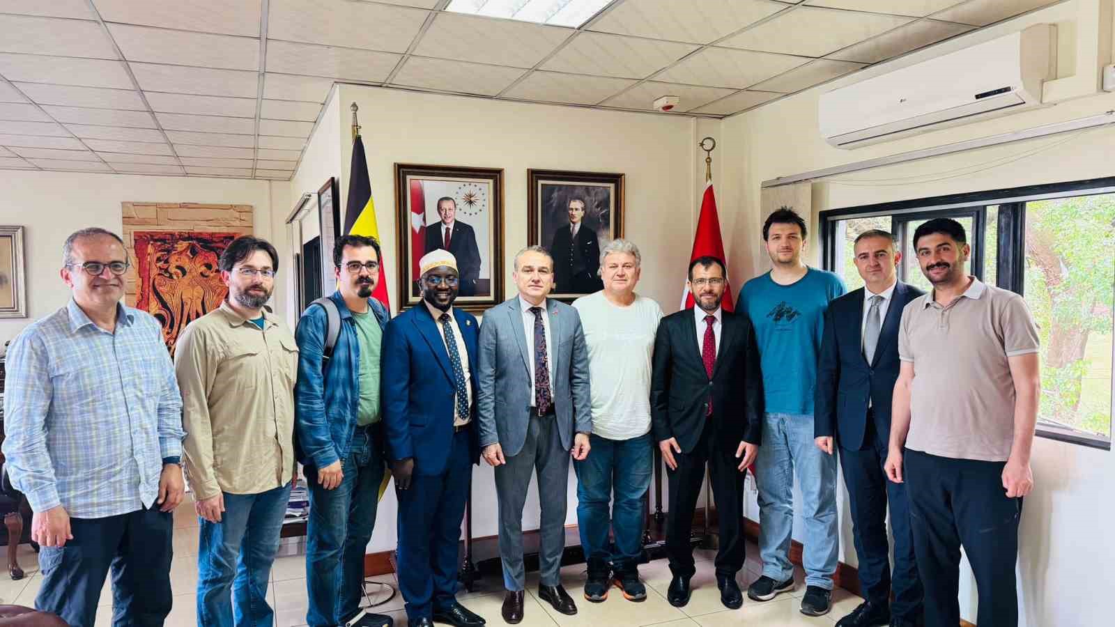 turk-hekimler-ugandada-binlerce-hastaya-umut-oldu