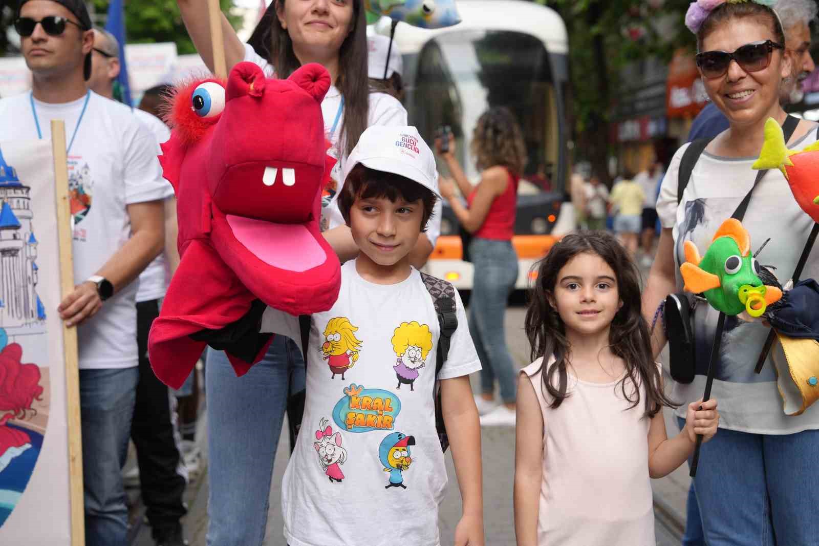 uluslararasi-eskisehir-cocuk-genclik-ve-kukla-tiyatrolari-festivalinde-gorkemli-acilis