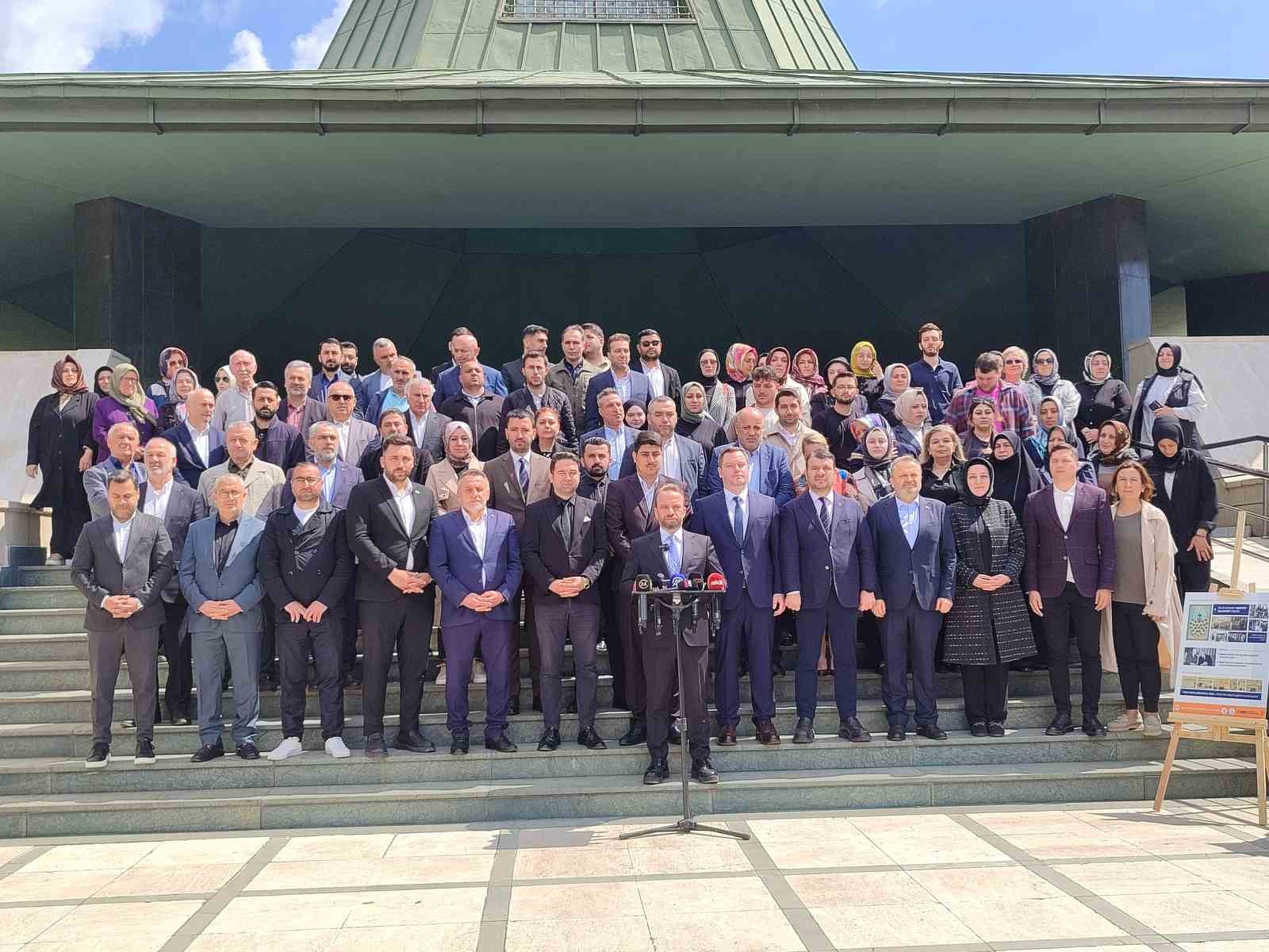 ak-partiden-adnan-menderes-anit-mezari-onunde-27-mayis-aciklamasi