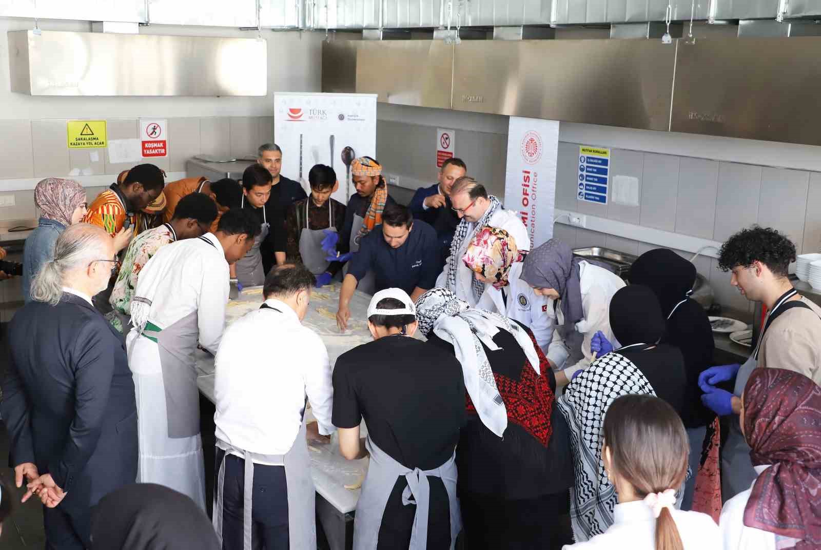 ataturk-universitesinde-gastro-diplomasi-bulusmasi-turk-mutfagi-bilim-ve-kulturle-yogruldu