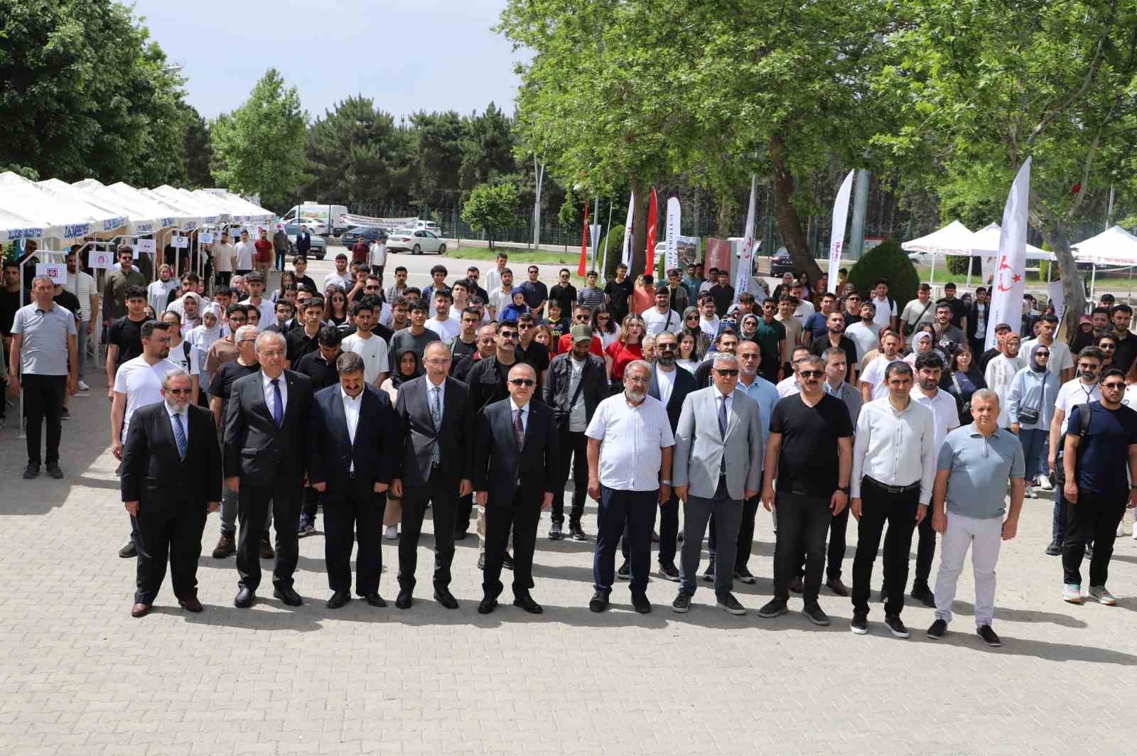 aub-tanitim-ve-tercih-fuari-funun-ev-sahipliginde-gerceklestirildi