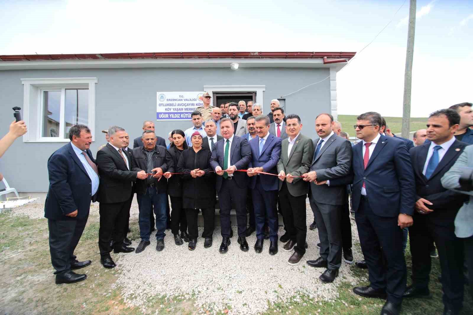 avcicayiri-koyu-yasam-merkezi-ve-ugur-yildiz-kutuphanesinin-acilisi-gerceklestirildi