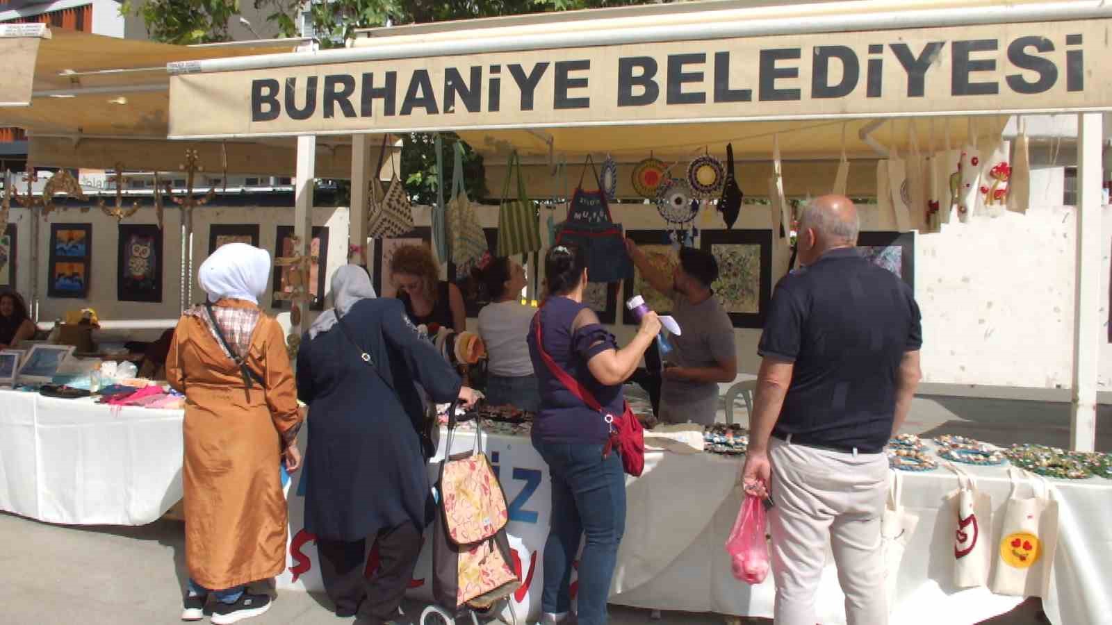 balikesirde-ozel-ogrencilerin-goz-nuru-eserleri-gorucuye-cikti