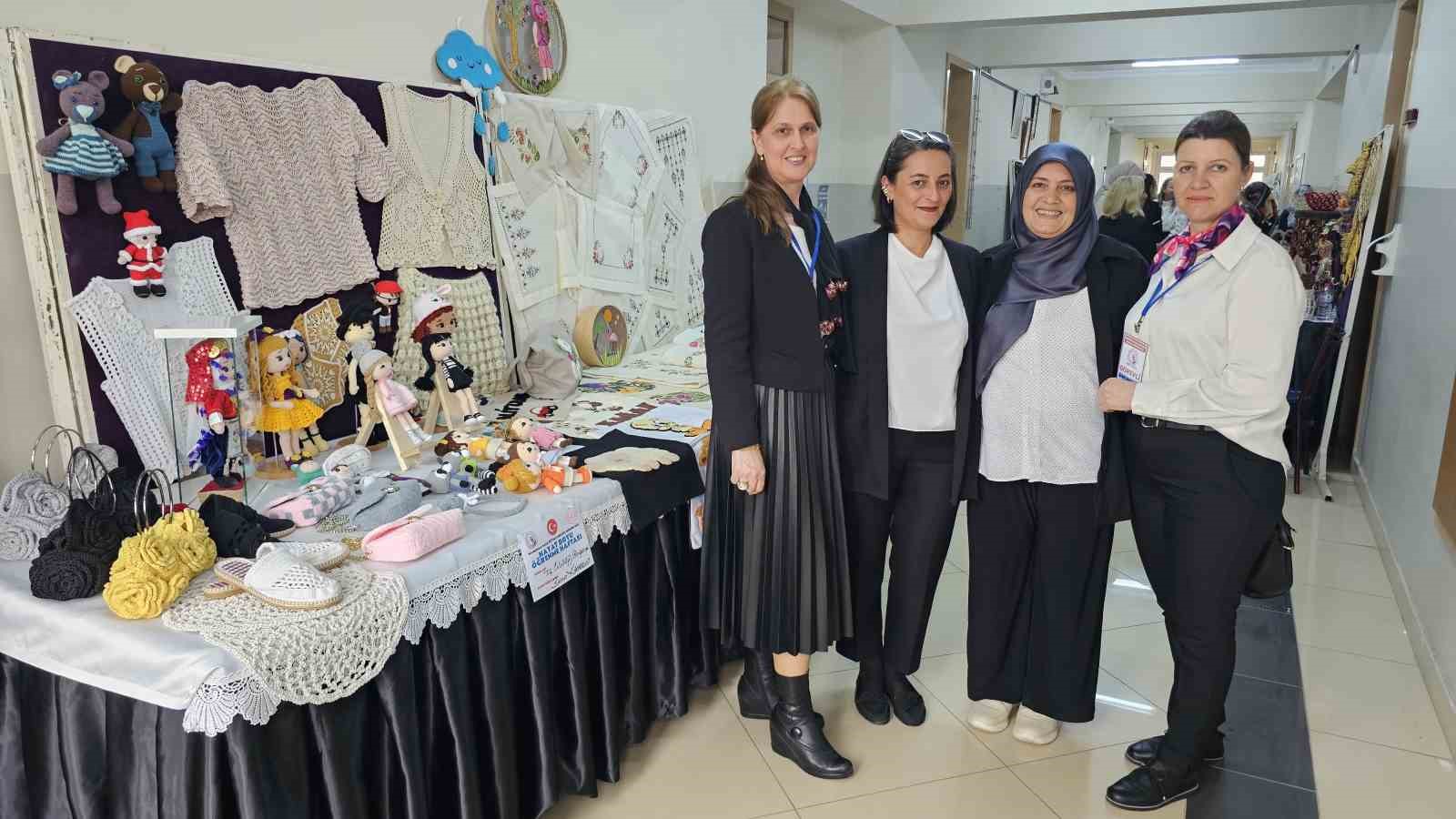 bandirma-halk-egitim-merkezinden-yilsonu-etkinligi
