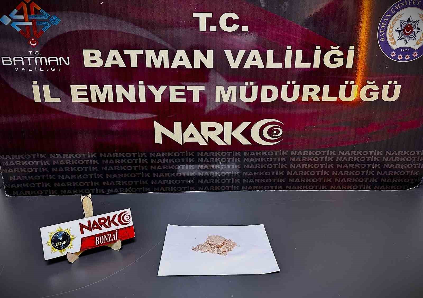 batmanda-uyusturucu-operasyonunda-2-tutuklama
