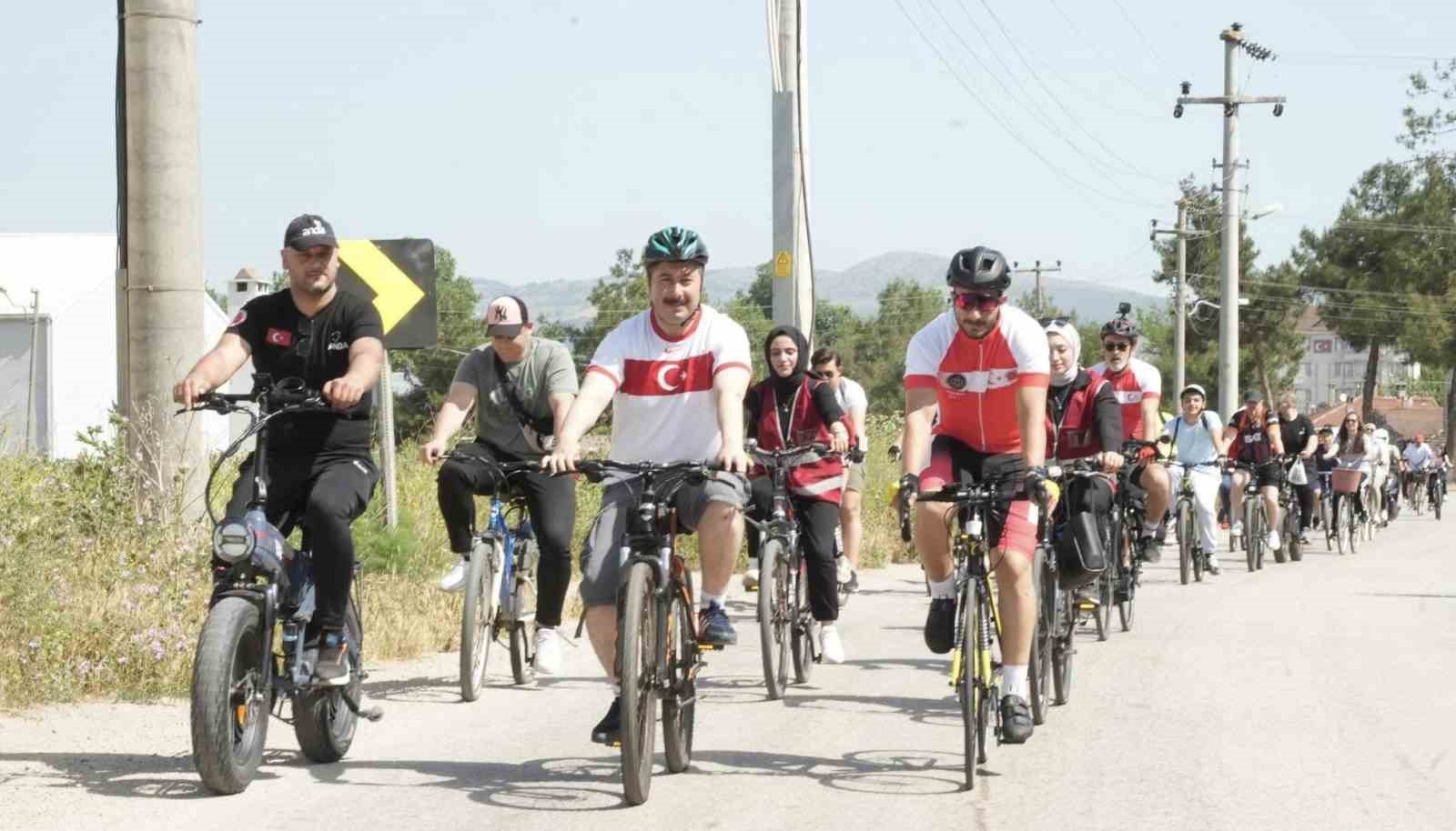 bisiklet-tutkunlari-doga-ve-cevre-icin-pedal-cevirdi