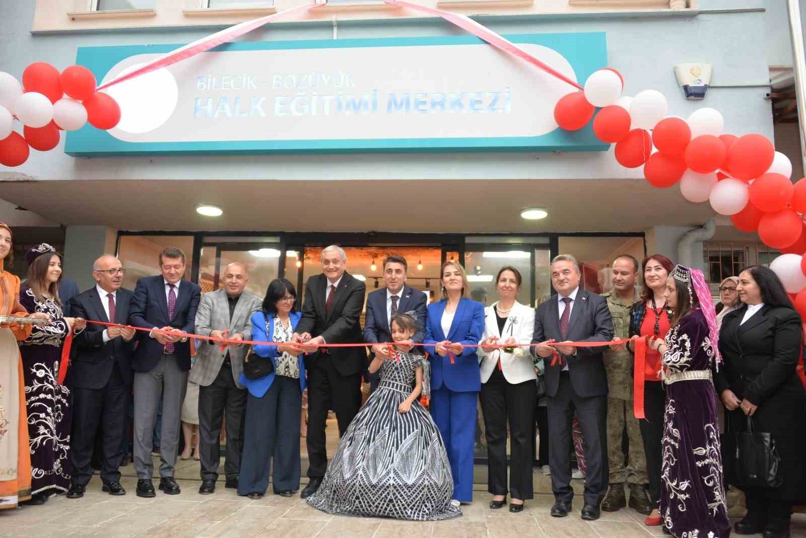 bozuyuk-hemde-sene-sonu-sergisi-acildi