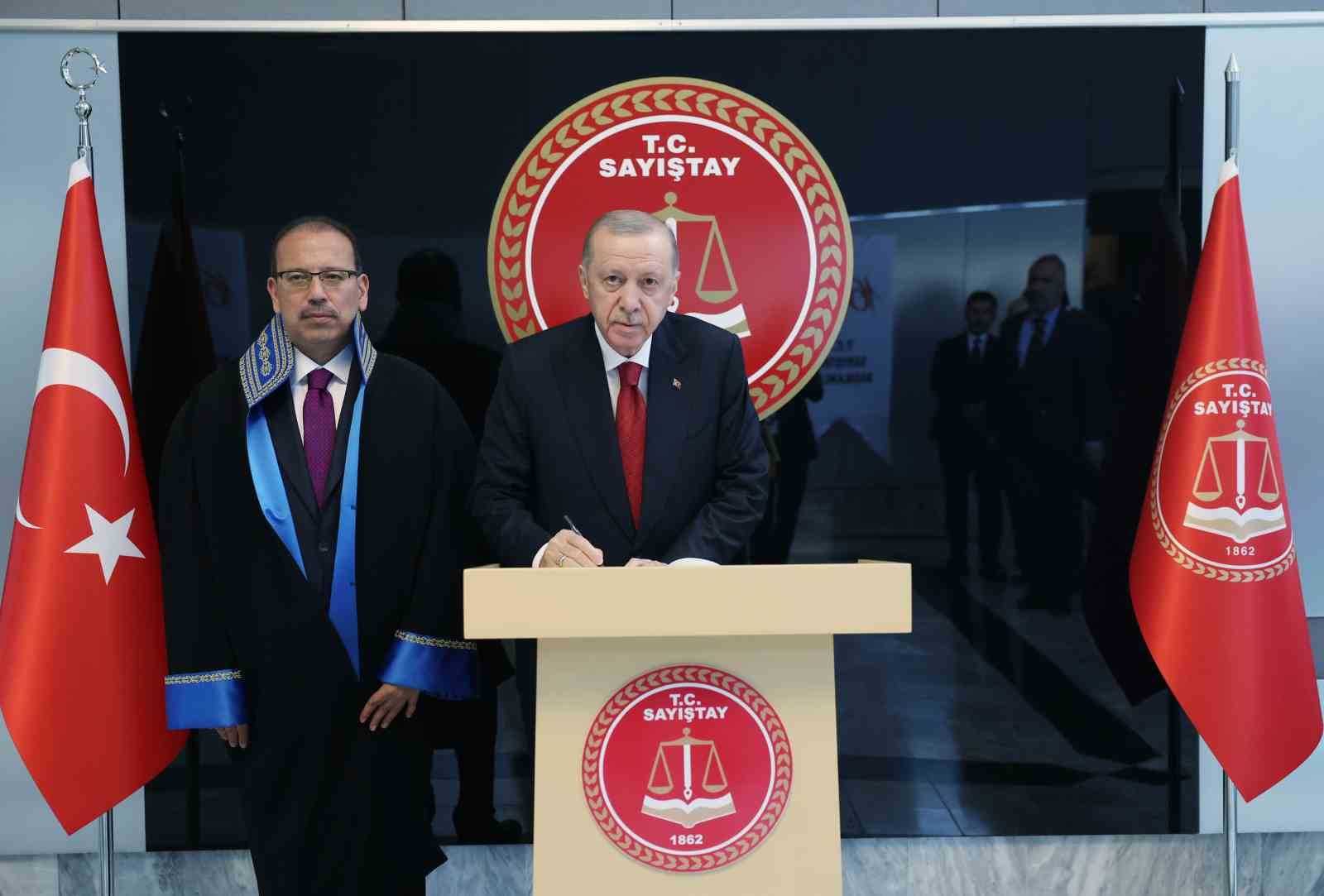 cumhurbaskani-erdogan-her-ne-kadar-kimleri-rahatsiz-olsa-da-son-donemde-yurutulen-tahkikatlari-bu-bakimdan-gayet-olumlu-karsiliyoruz