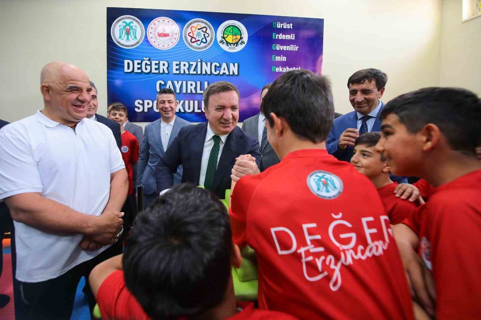 deger-erzincan-cayirli-spor-kulubunun-acilisini-gerceklestirildi