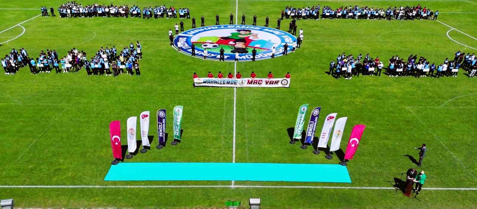 denizlide-976-genc-sokaktan-yesil-sahalara-cekildi