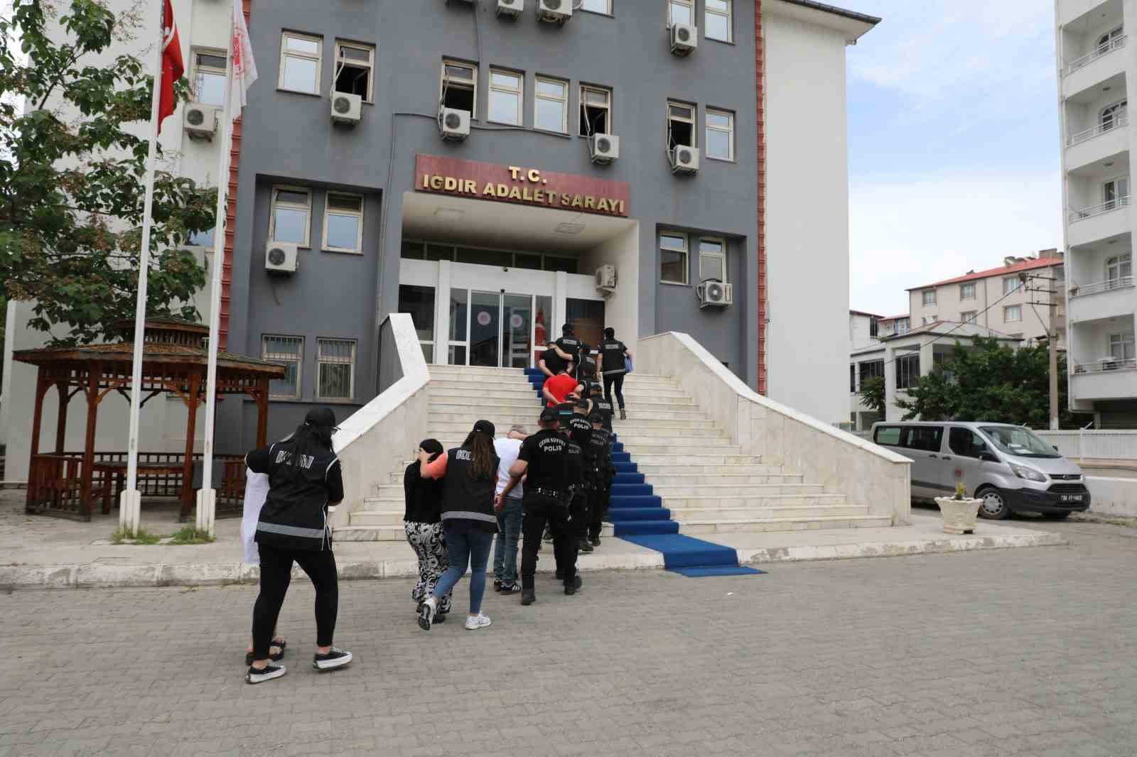 igdirda-cesitli-suclardan-gozaltina-alinan-12-supheli-adliyeye-sevk-edildi