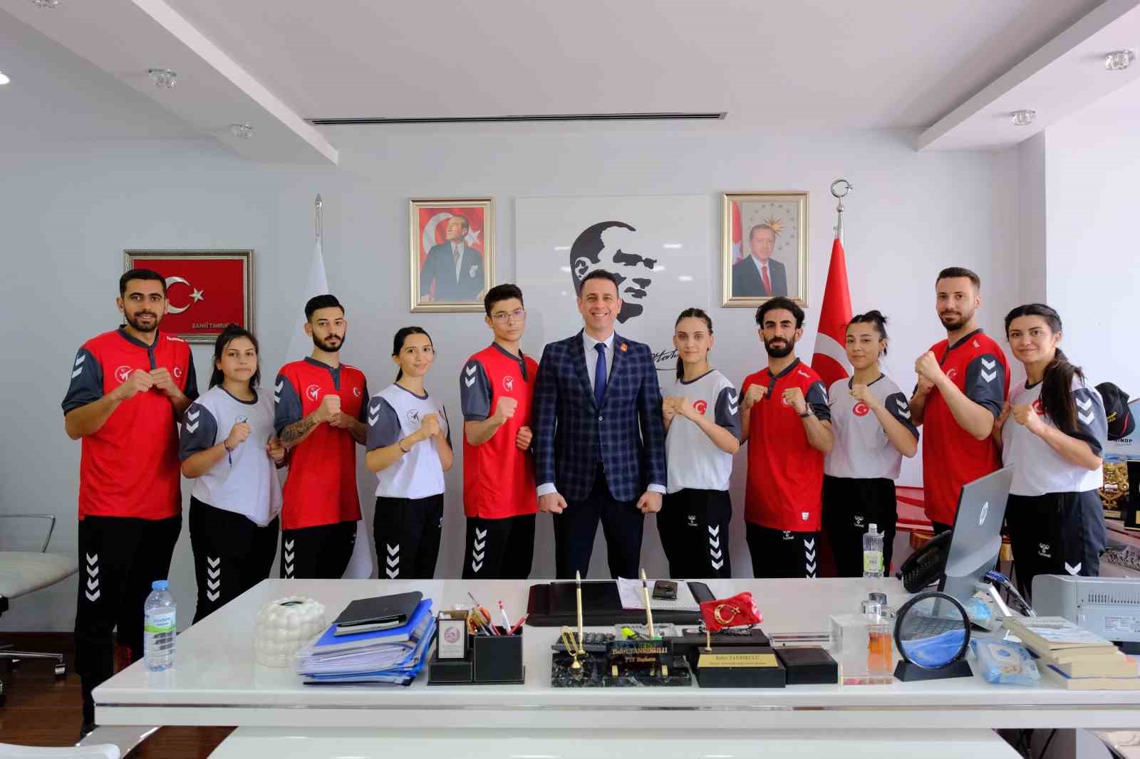 isitme-engelliler-milli-takimindan-baskan-tanrikuluna-ziyaret