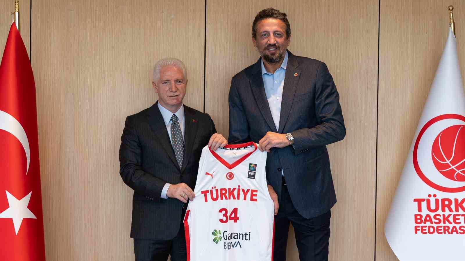 istanbul-valisi-davut-gulden-tbf-baskani-turkogluna-ziyaret