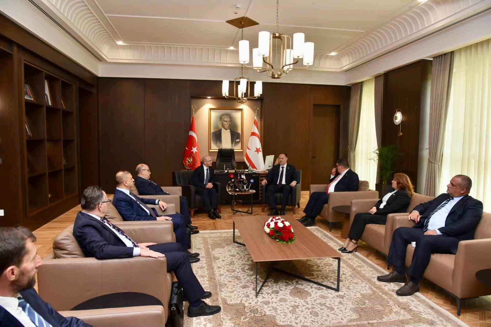 kktc-cumhuriyet-meclis-baskani-ozturkler-bakani-simseki-kabul-etti